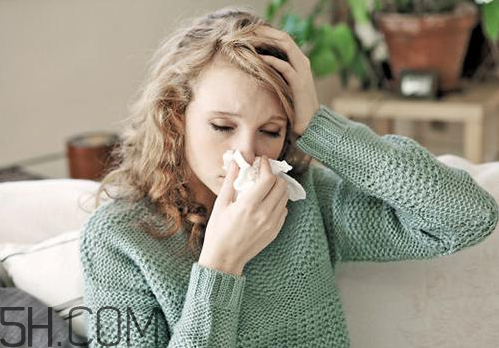 風熱感冒有哪些癥狀？風寒感冒有哪些癥狀？