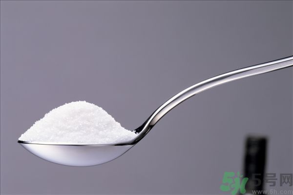 白醋和鹽水混在一起洗臉有什么好處？白醋和鹽洗臉好嗎？