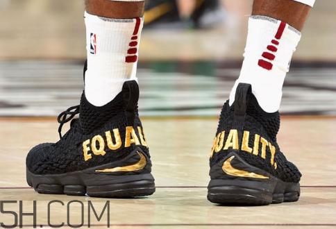 nike lebron 15 equality黑金配色會(huì)發(fā)售嗎？