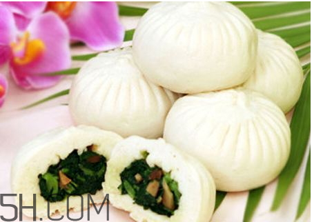 一個(gè)香菇青菜包的熱量大概是多少？一個(gè)香菇青菜包的熱量