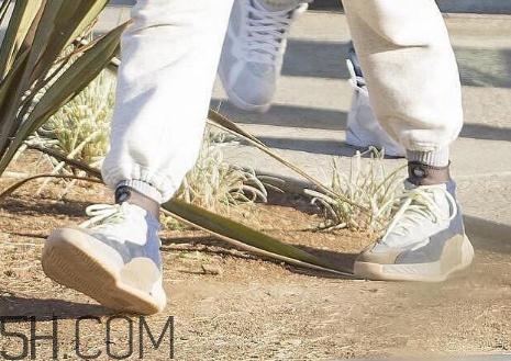 yeezy籃球鞋會(huì)發(fā)售嗎？yeezy籃球鞋實(shí)物曝光