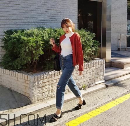 白色毛衣外套怎么搭配？白色毛衣配什么顏色外套？