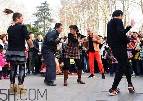 尬舞為什么被叫停？尬舞為什么會火