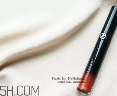 錦鯉色口紅是什么顏色？錦鯉色口紅試色