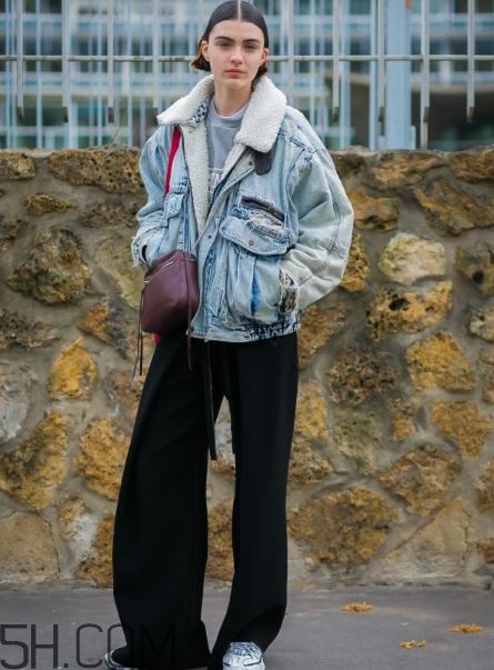肩寬的女生冬天怎么穿？肩寬的女生冬天穿搭技巧