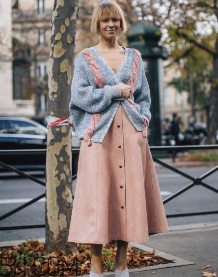 短發(fā)適合穿什么衣服？短發(fā)穿什么衣服好看？