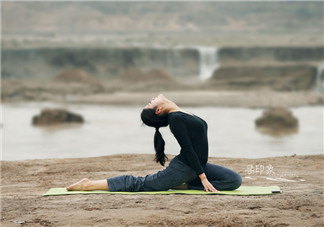 什么瑜伽豐胸效果好？睡前瑜伽動(dòng)作解析