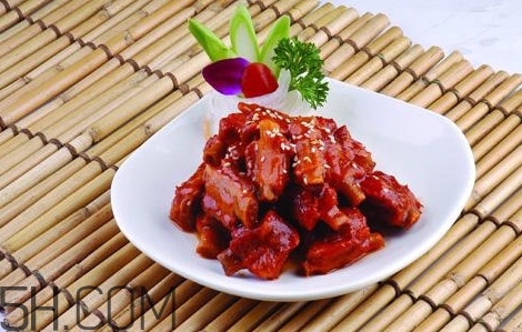 做糖醋排骨煮多長時(shí)間？酸甜排骨和糖醋排骨有什么區(qū)別