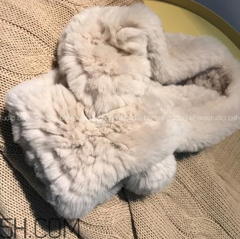 獺兔毛皮草掉毛嗎？獺兔毛皮草掉毛怎么辦？