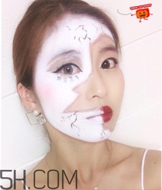 破碎娃娃妝怎么化？萬圣節(jié)破碎娃娃妝畫法教程