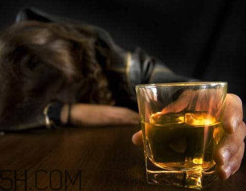喝酒能延長射精時間嗎？喝酒可以延長性生活嗎？
