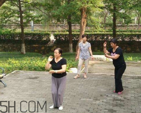 八段錦能治什么病？太極拳八段錦五禽戲哪一種最好