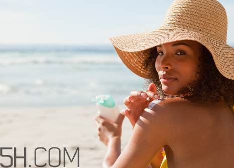 丸美防曬霜的價格是多少？spf50的防曬霜傷皮膚嗎？