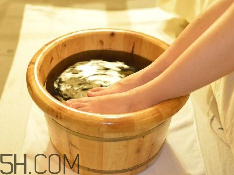 關(guān)節(jié)炎能泡溫泉嗎？關(guān)節(jié)炎能用熱水泡嗎？