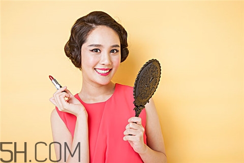 烤瓷牙為什么會(huì)出臭味？烤瓷牙為什么那么貴？
