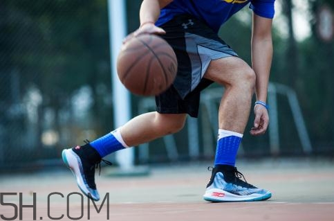 under armour curry 4實(shí)戰(zhàn)測(cè)評(píng)怎么樣？