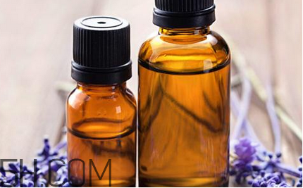 油性發(fā)質(zhì)能用精油護(hù)發(fā)嗎？薰衣草精油能預(yù)防頭發(fā)分叉嗎？