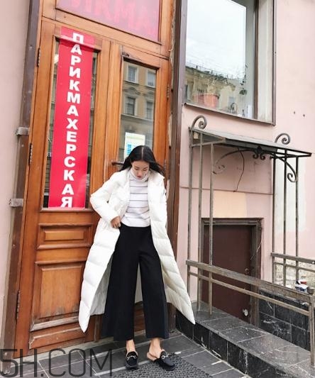 白色羽絨服配什么鞋子？白色羽絨服搭配鞋子圖片