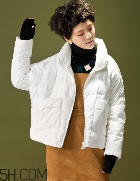 白色羽絨服發(fā)黃怎么洗白？白色羽絨服染色怎么能去掉？