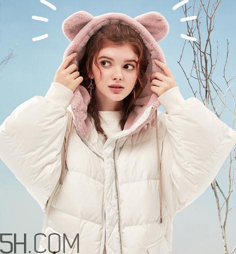 白色羽絨服發(fā)黃怎么洗白？白色羽絨服染色怎么能去掉？