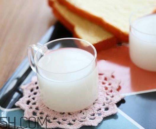 可爾必思好喝嗎？可爾必思有酒精嗎？