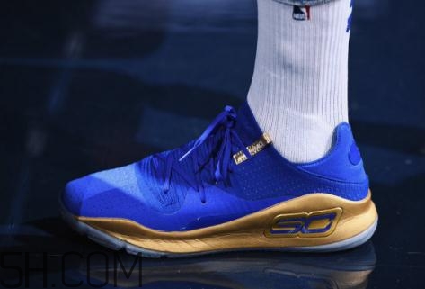 under armour curry 4 low勇士隊(duì)藍(lán)金配色會(huì)發(fā)售嗎？