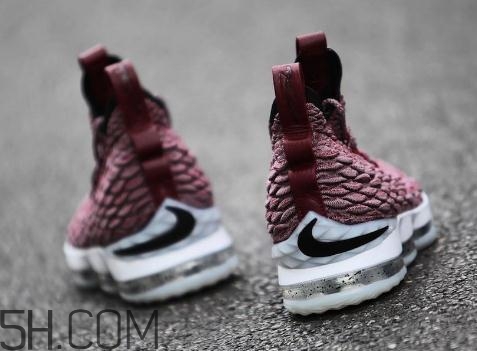nike lebron 15 wine紅酒配色發(fā)售時(shí)間_多少錢？