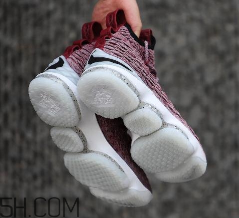 nike lebron 15 wine紅酒配色發(fā)售時(shí)間_多少錢？