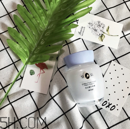 片仔癀珍珠霜和珍珠膏有什么區(qū)別？片仔癀珍珠膏測評