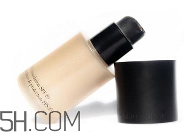 女生怎樣學(xué)會快速化妝？新手化妝需要的基本用品
