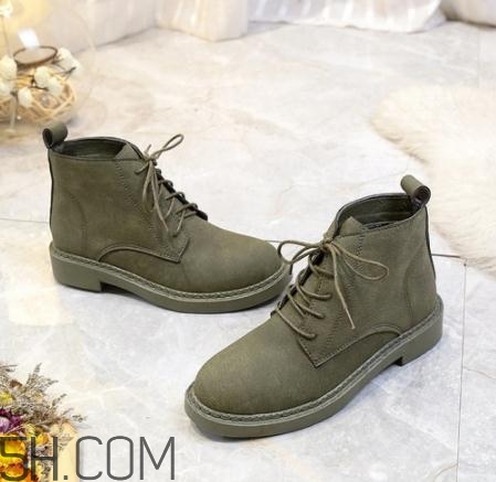 翻毛皮鞋弄上油怎么辦？翻毛皮鞋上的油漬怎么清洗？
