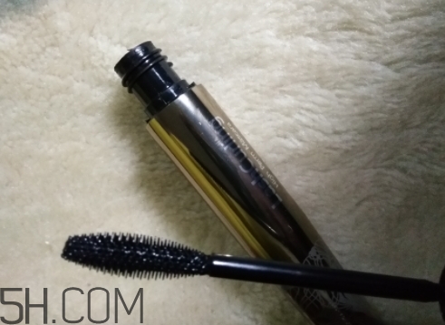 卡姿蘭睫毛膏和火烈鳥(niǎo)睫毛膏哪個(gè)好？對(duì)比