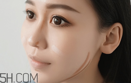 秋冬適合什么妝容？怎樣涂口紅好看？