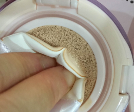 卡姿蘭氣墊cc和瑪麗黛佳哪個(gè)好？對(duì)比