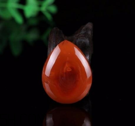 南紅瑪瑙可以泡水嗎？南紅瑪瑙能沾水嗎？