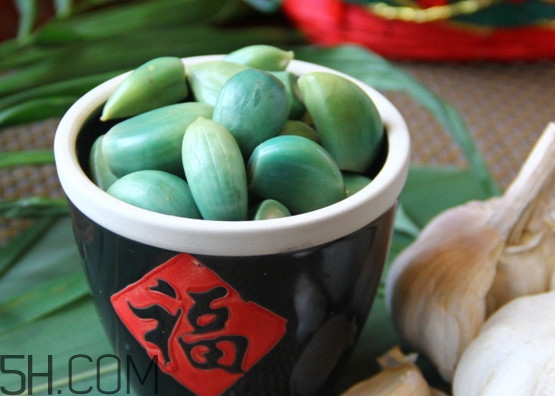 臘八蒜夏天能做嗎？臘八蒜和糖醋蒜的區(qū)別