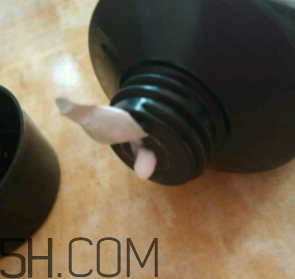 雅芳小黑裙香體乳怎么樣？雅芳小黑裙香體乳好用嗎？