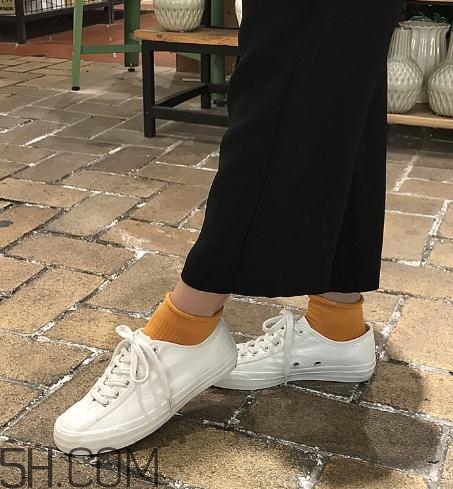 帆布鞋太硬怎么辦？帆布鞋太硬怎么軟化？