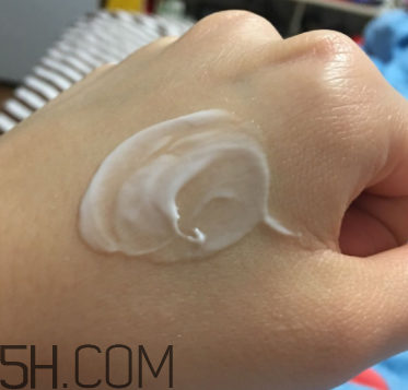 露得清身體乳怎么樣？露得清身體乳好用嗎？
