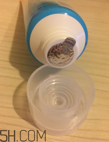 露得清綿密洗面奶怎么樣？露得清綿密洗面奶好用嗎？
