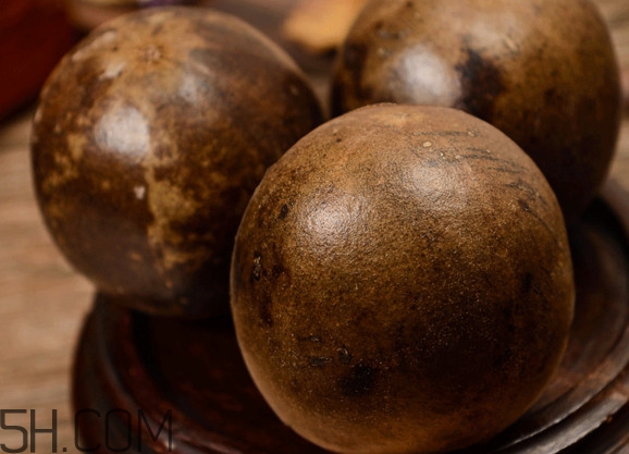 羅漢果泡水喝有什么好處？經(jīng)常用羅漢果泡水喝有什么壞處