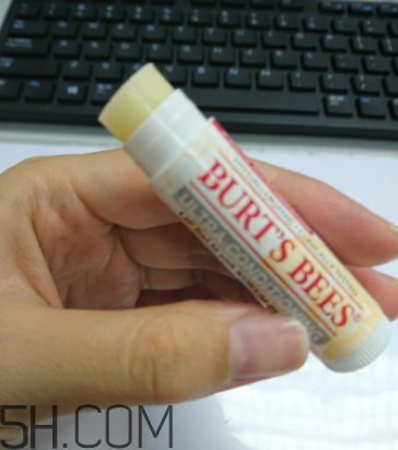 小蜜蜂細(xì)致修護(hù)唇膏怎么樣？好用嗎？