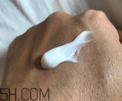 小蜜蜂潤(rùn)膚露怎么樣？小蜜蜂潤(rùn)膚露好用嗎？