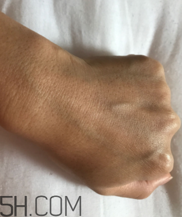 小蜜蜂潤(rùn)膚露怎么樣？小蜜蜂潤(rùn)膚露好用嗎？