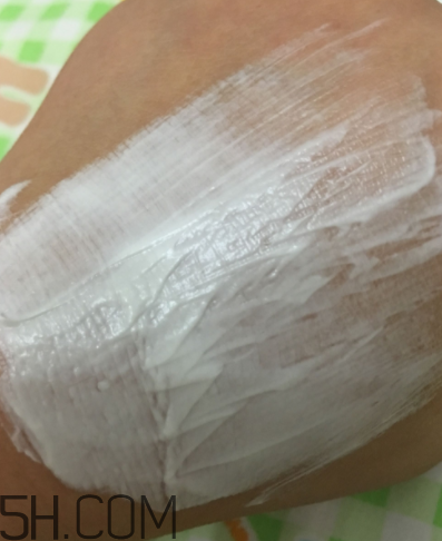 小蜜蜂水洗面膜敷多長時(shí)間？小蜜蜂水洗面膜用法