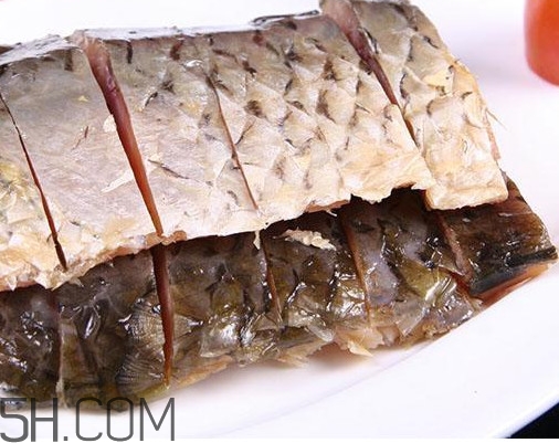 腌咸魚鹽和魚的比例是多少？咸魚一般腌多久才能曬