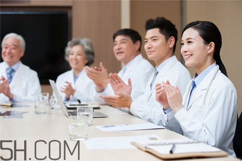 白內(nèi)障能針灸嗎？白內(nèi)障能配眼鏡嗎？