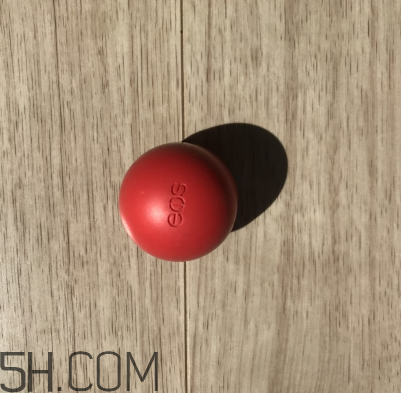 eos潤唇球好用嗎？eos潤唇球使用心得
