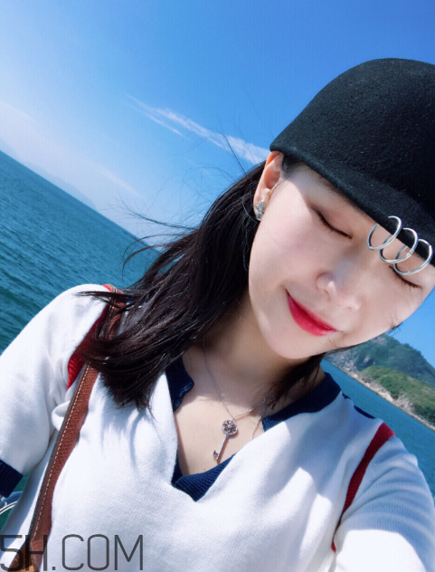 雅詩蘭黛口紅350好看嗎？雅詩蘭黛370口紅好看嗎？