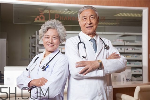 牙周炎需要洗牙嗎？牙周炎需要拔牙嗎？